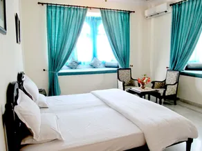 Akshay Niwas Boutique Hotel By Amantra - Quarto