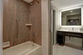 Homewood Suites by Hilton Edgewater - Salle de bain