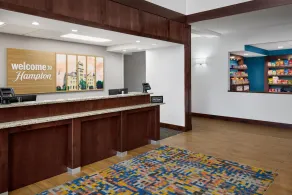 Hampton Inn Lawrence - Resepsjon
