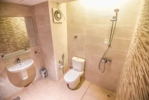 Grand Flora Hotel - Bathroom