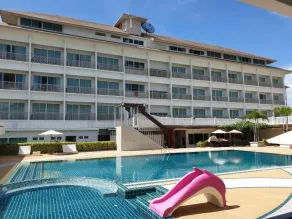 Swan Lake Hotel Sattahip - Basseng