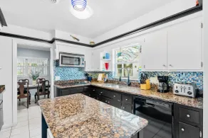 2416 Dunbar Avenue - Interiör