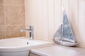 Shallow End, Orford - Bathroom