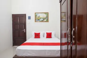 RedDoorz near Banyuwangi Baru Station - Værelse