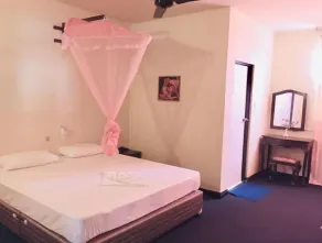 Sana's Beach Guesthouse and Restaurant - Room