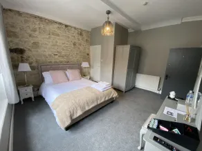 The Bull - Room