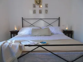 On Holiday Between Sky And Sea geco Di Campiglia pet friendly big garden - Room
