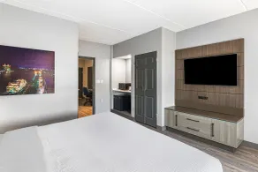 Best Western Plus Savannah Gateway - Room