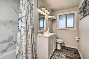 Spacious Kent Home ~ 17 Mi to Dtwn Seattle! - Badezimmer