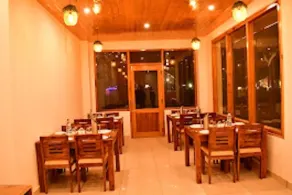 Mountain Majesty Manali - Ristorante