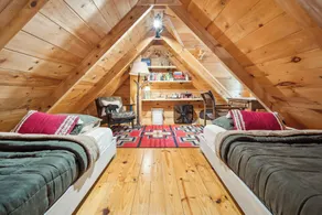 Pet-Friendly Lake Lure Cabin w/ Outdoor Oasis! - Innvendig