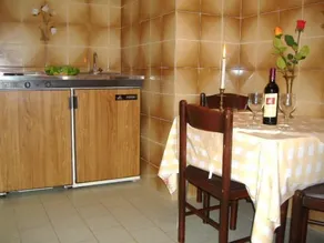 Rantos Apartments - Restauration dans la chambre