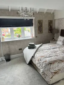 Staysolihull, Large Spacious Corner House, - Room