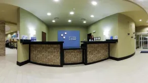 Holiday Inn Express Hotel & Suites Waycross by IHG - Resepsjon