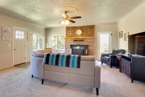 Charming Emmett Home w/ Patio - 14 Mi to Reservoir - Innvendig