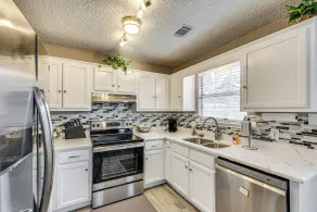 Mabelvale Home w/ Grill: 12 Mi to Little Rock! - Innvendig