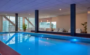 DoubleTree by Hilton Rotterdam Centre - Piscina