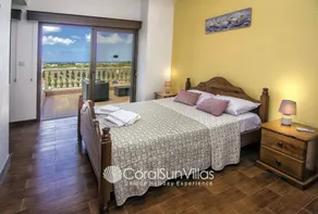 Fabulous Villa In Coral Bay Near Beach, Amenities - Room