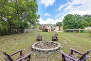 Walk to Beautiful & Historic Downtown Mount Dora - Interior