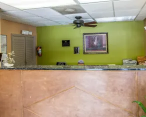 Econo Lodge Biltmore - Lobby