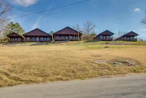 Walk to White River: Mountain View Family Cabin! - Innvendig