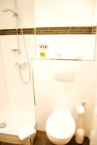 Hotel Am Martinsberg - Bathroom