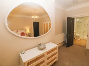 Spa House - Bathroom
