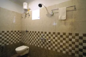 Royal Sea View - Bathroom