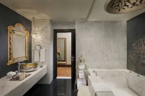 Jumeirah Zabeel Saray Dubai - Bathroom