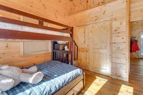Gorgeous Murphy Cabin w/ Large Deck: 2 Mi to Dtwn! - Rum