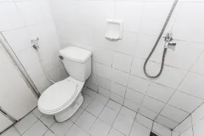 Akasia Budget Hotel - Badezimmer