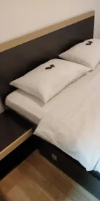 Business Transit to Therme & Airport , Free Parking - Quarto
