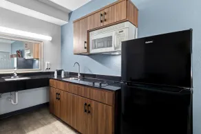 HomeTowne Studios by Red Roof San Antonio E - Frost Bank Center - Room