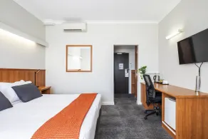 Metro Hotel Perth City - Room