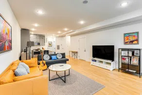 8 Mi to Metlife Stadium: Urban Jersey Retreat - Interior