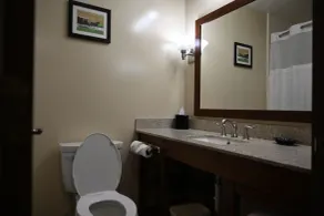 Giles Hotel Inn & Suites - Badrum