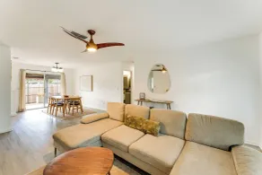 Nokomis Home w/ Screened Pool, 3 Mi to Beaches! - Innenbereich