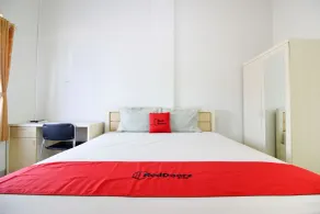 Griya Izzara Guest House Syariah - Værelse
