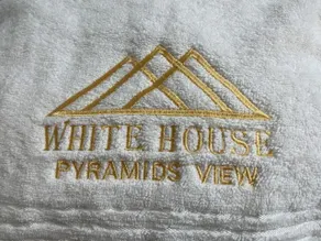 White House Pyramids view - Baño