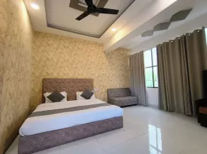 Hotel Gauransh - Room