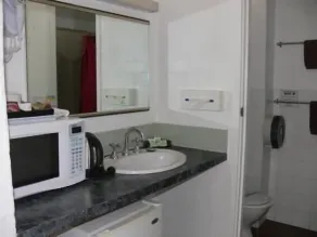 El Toro Motel - Lavabo del cuarto de baño