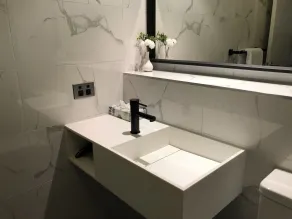 Beaumont Kew - Bathroom