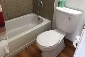 Travelodge by Wyndham San Antonio Lackland AFB North - Bathroom