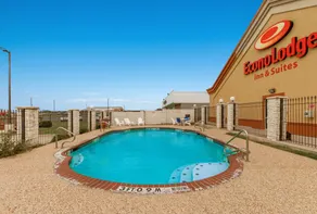 Econo Lodge Inn & Suites Bridgeport - Piscine