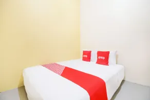 Hotel O Alun-Alun Purwokerto Near Gor Satria Purwokerto Formerly Guest House Blessing - Chambre