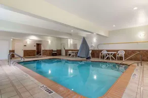 Comfort Suites Medical Center near Six Flags - Piscine