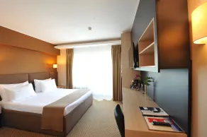 Crystal Palace Hotel - Room