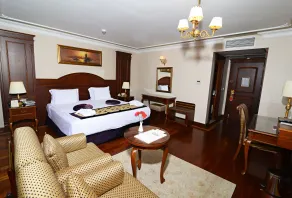 GLK PREMIER Regency Suites & Spa - Vue de la chambre
