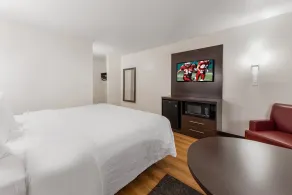 Red Roof Inn PLUS+ Columbus - Worthington - Room