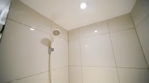 Comfy Studio Connected to Mall at Orchard Supermall Mansion Apartment By Travelio - Badezimmer